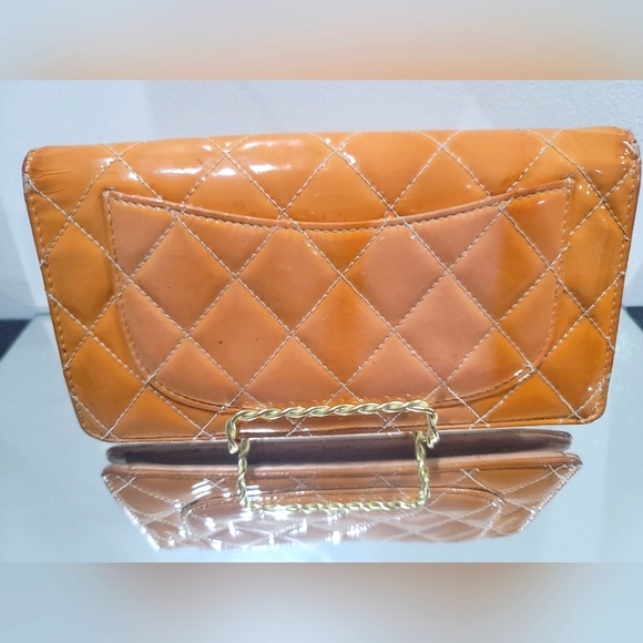 CHANEL Patent Leather Wallet - Picture 4 of 10